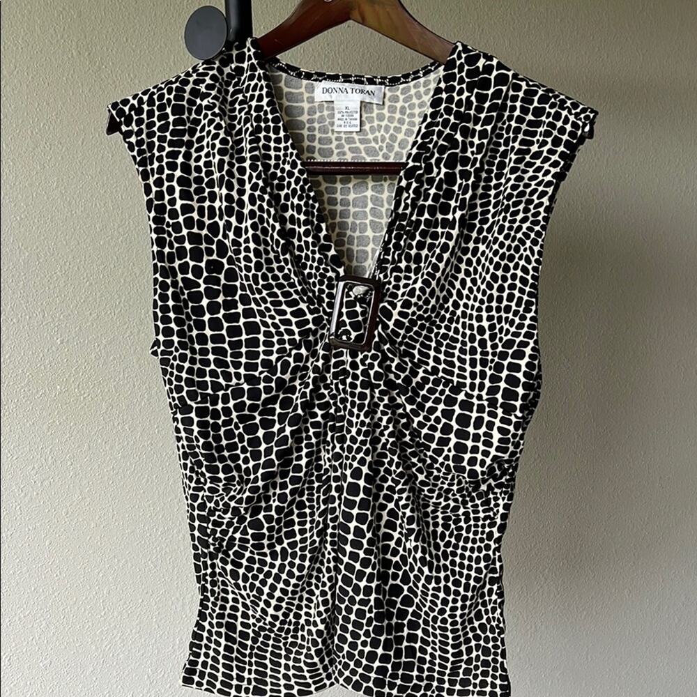 NWOT Donna Toran Black and Tan Women's Sleeveless V Neck Top s size XL